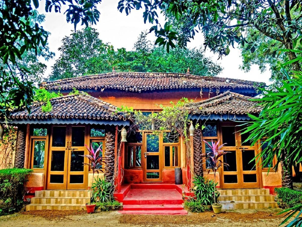 Raktokorobi Karu Gram Hotel Sri Niketan Exterior photo
