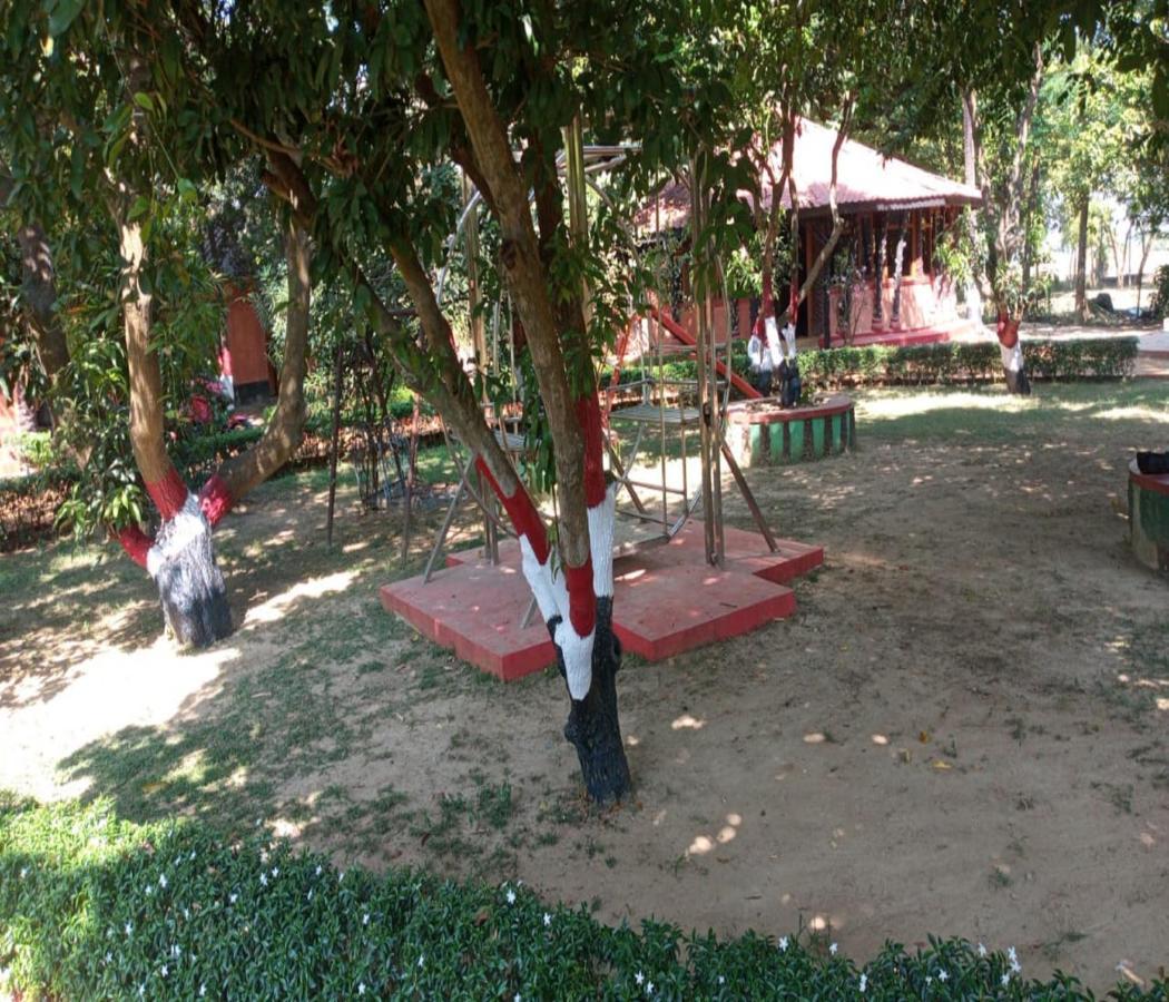 Raktokorobi Karu Gram Hotel Sri Niketan Exterior photo