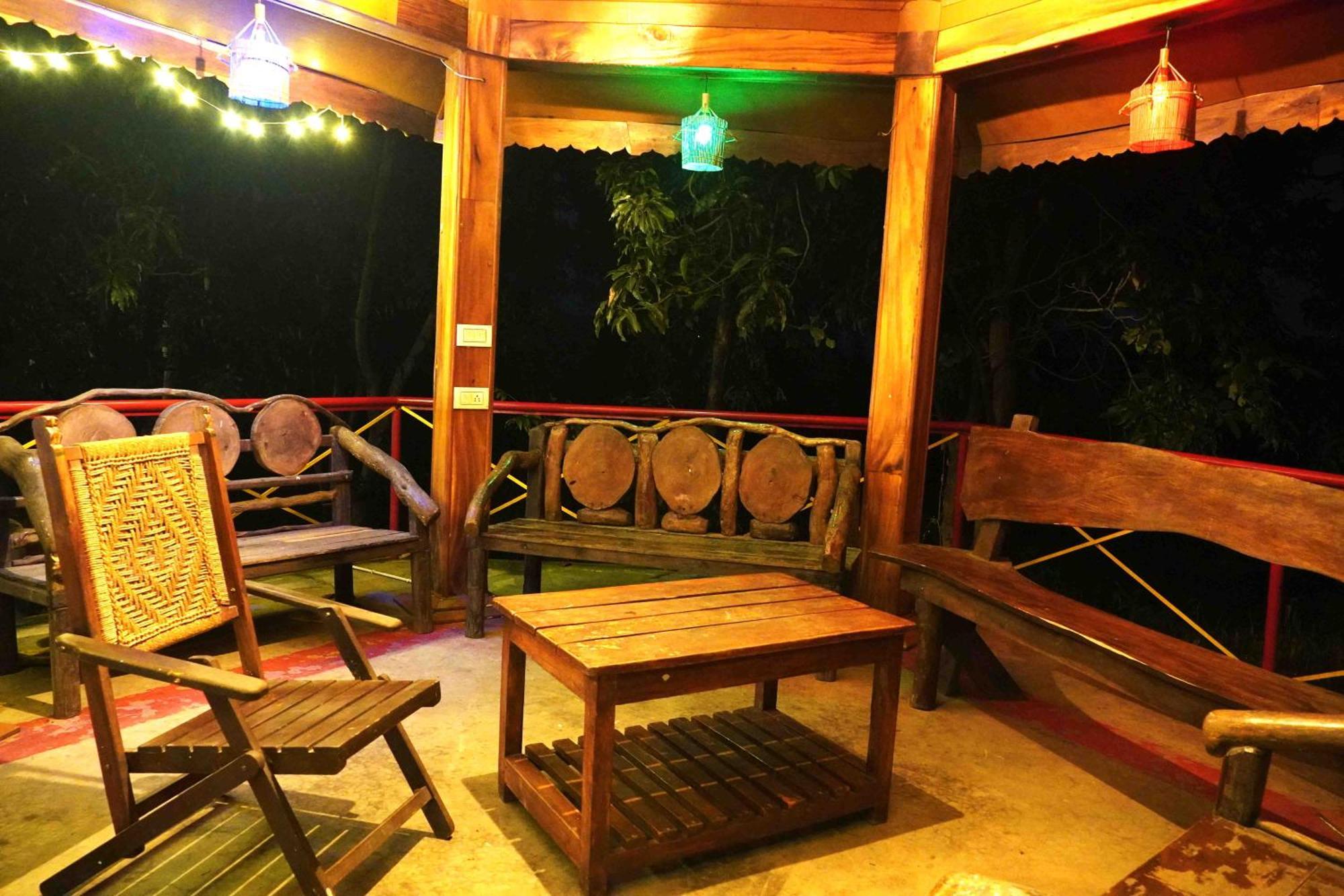 Raktokorobi Karu Gram Hotel Sri Niketan Exterior photo