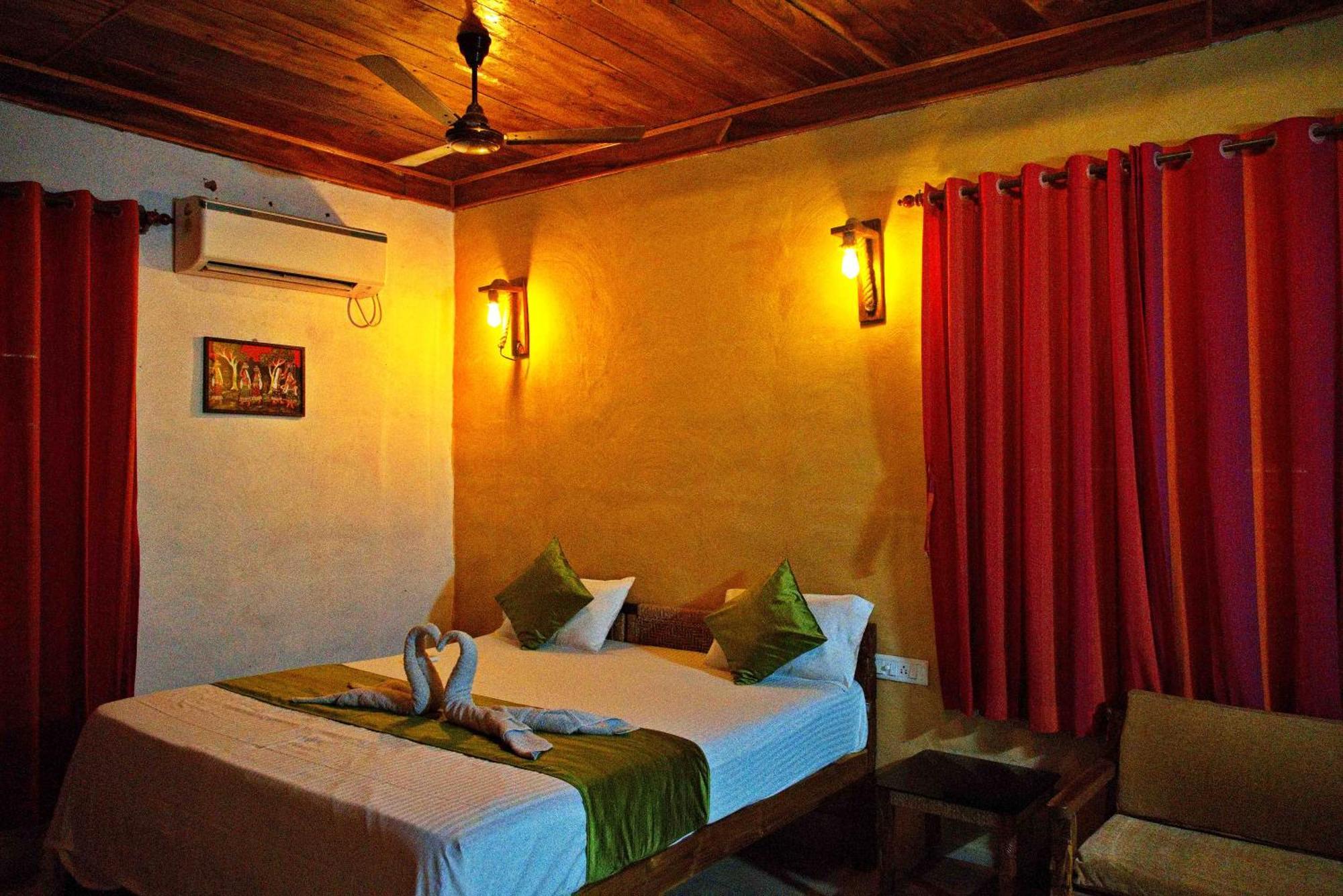 Raktokorobi Karu Gram Hotel Sri Niketan Exterior photo