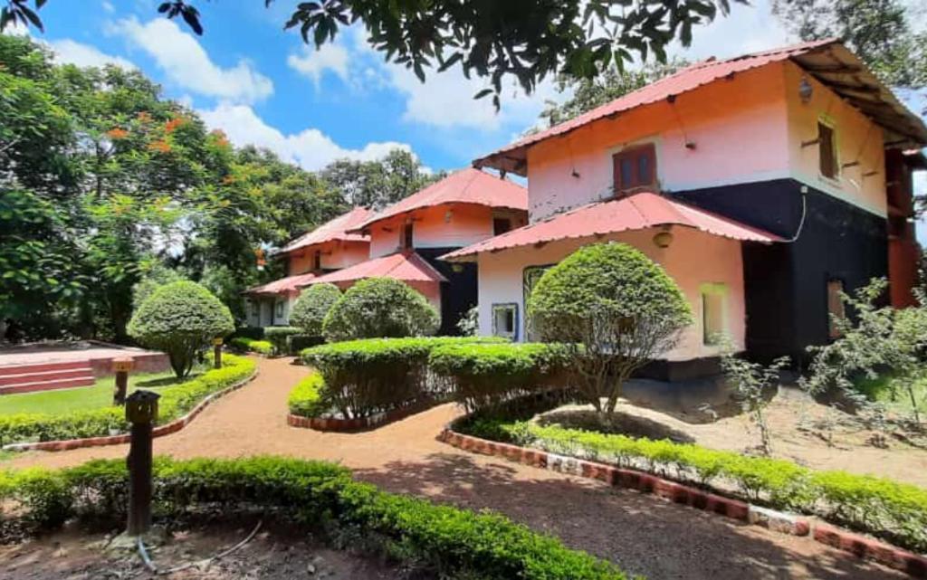 Raktokorobi Karu Gram Hotel Sri Niketan Exterior photo