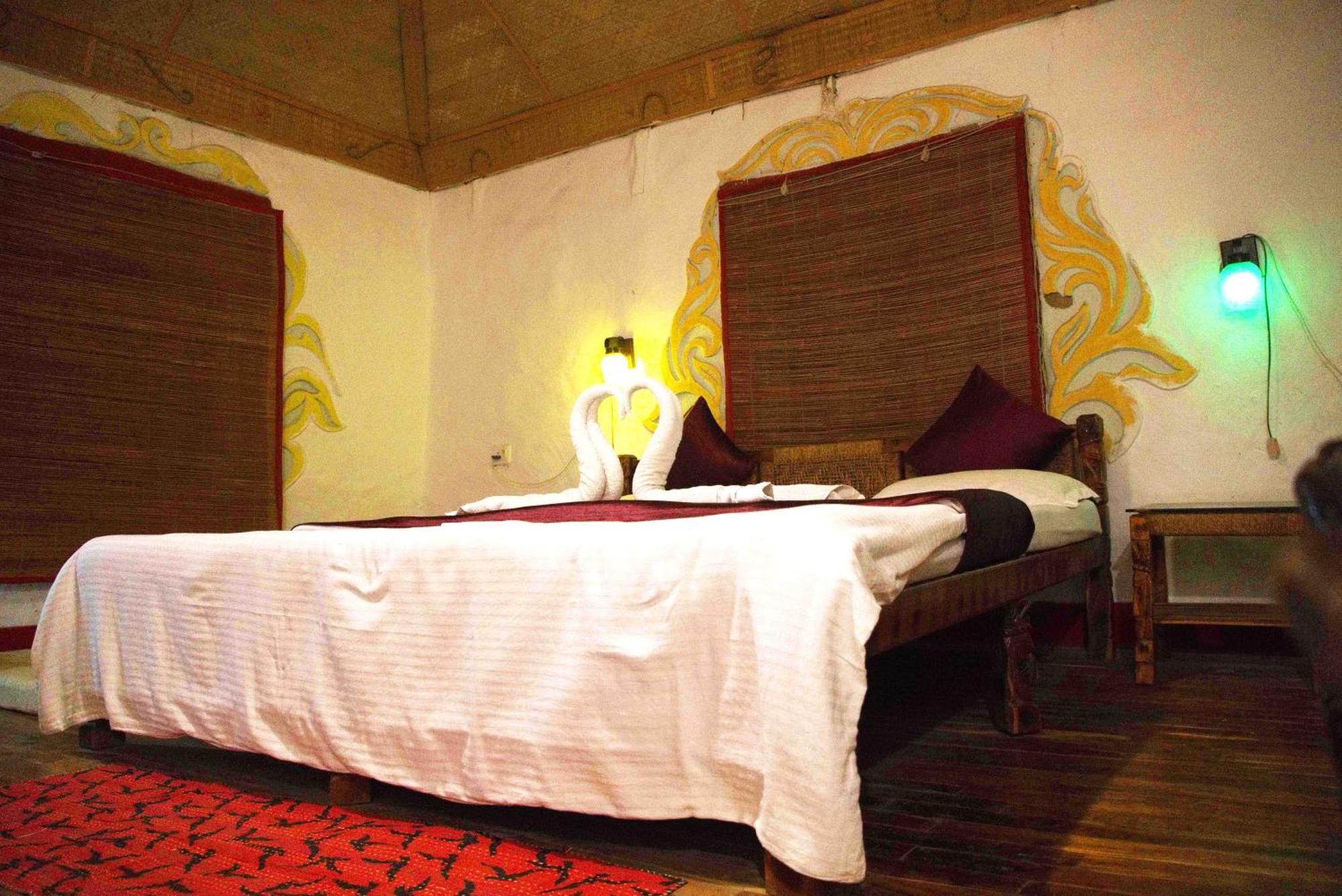 Raktokorobi Karu Gram Hotel Sri Niketan Exterior photo
